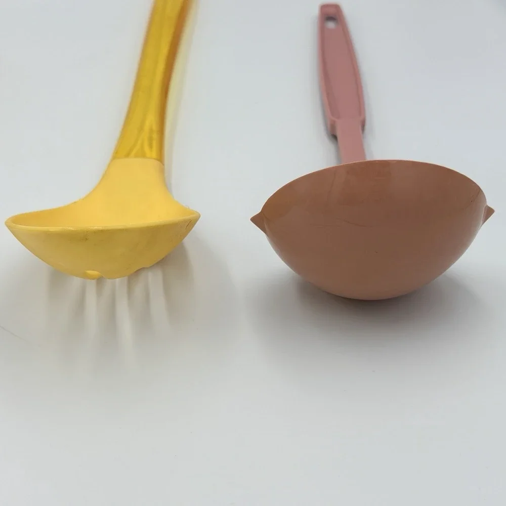 VTG Ekco USA‎ Plastic Utensil Set Fork Slotted Spoon Ladle Yellow Pink Retro